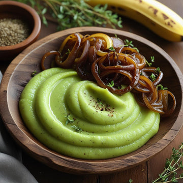 Pikantes Püree aus grünen Bananen mit würzigen Schmorzwiebeln 🧅🍌