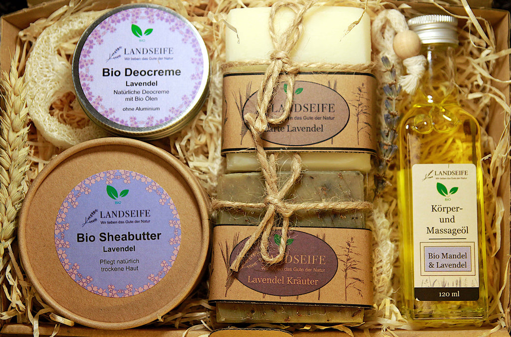 Naturseifen Set für Lavendelliebhaber 7-teilig - 5 x Bio Naturkosmetik + Seifensäckchen & Luffascheibe